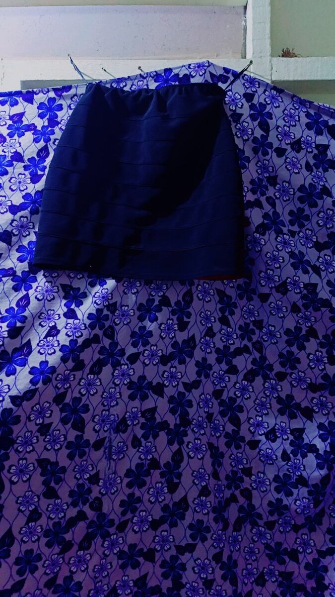 Jupe Crayon Noire Élégante