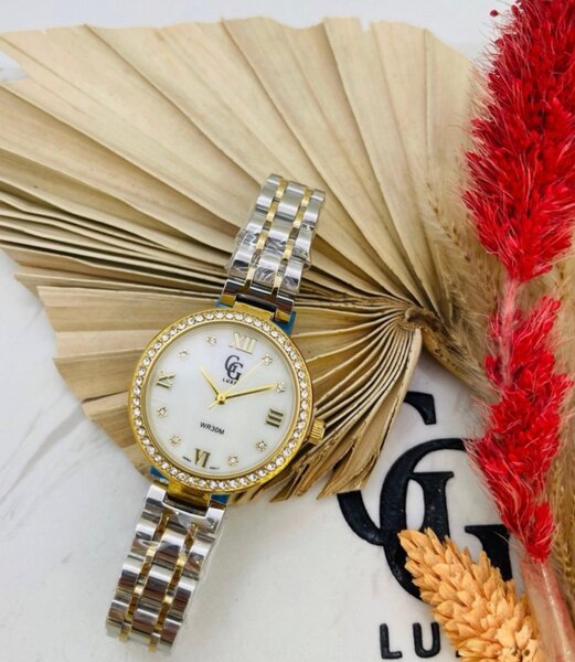 Montre élégante pour femmes