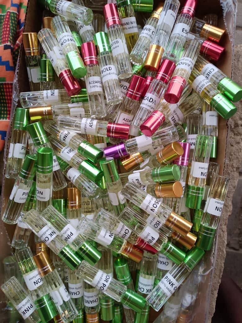 Undiluted oil perfume