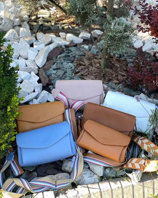 сумки разных цветов