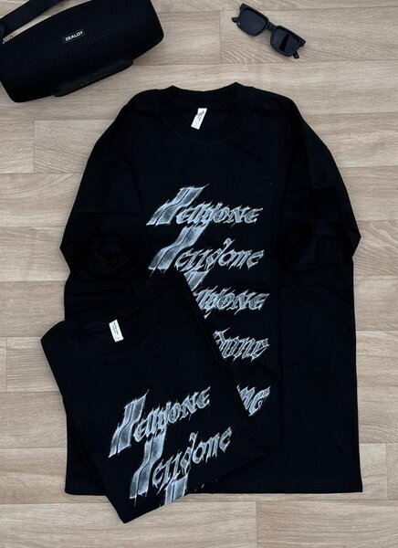 T-shirt noir imprimé moderne