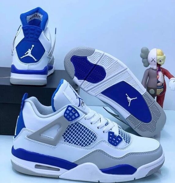 JORDAN 4
