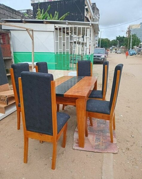 Chaises Rembourrées Élégantes