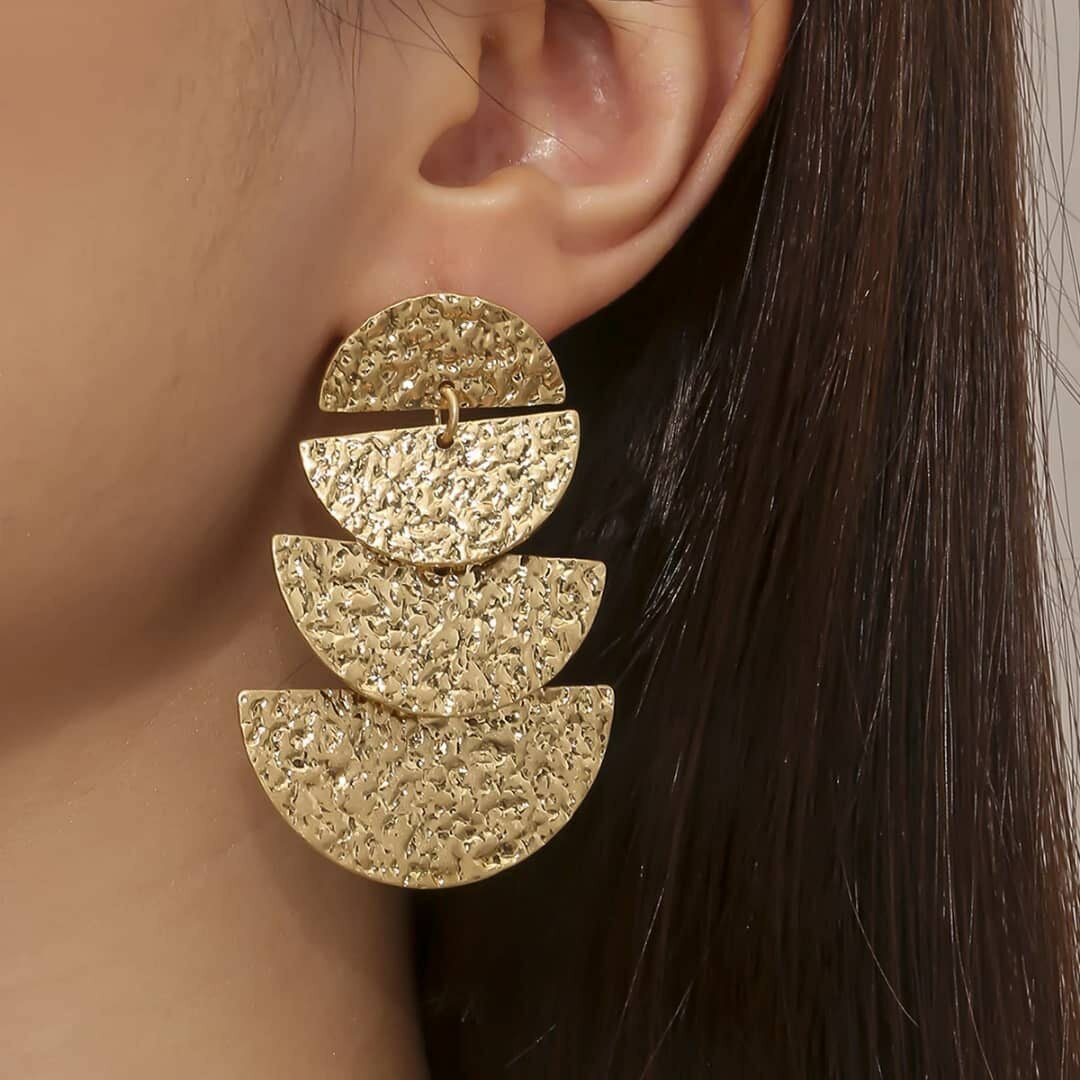 Boucles d'oreilles dorées élégantes