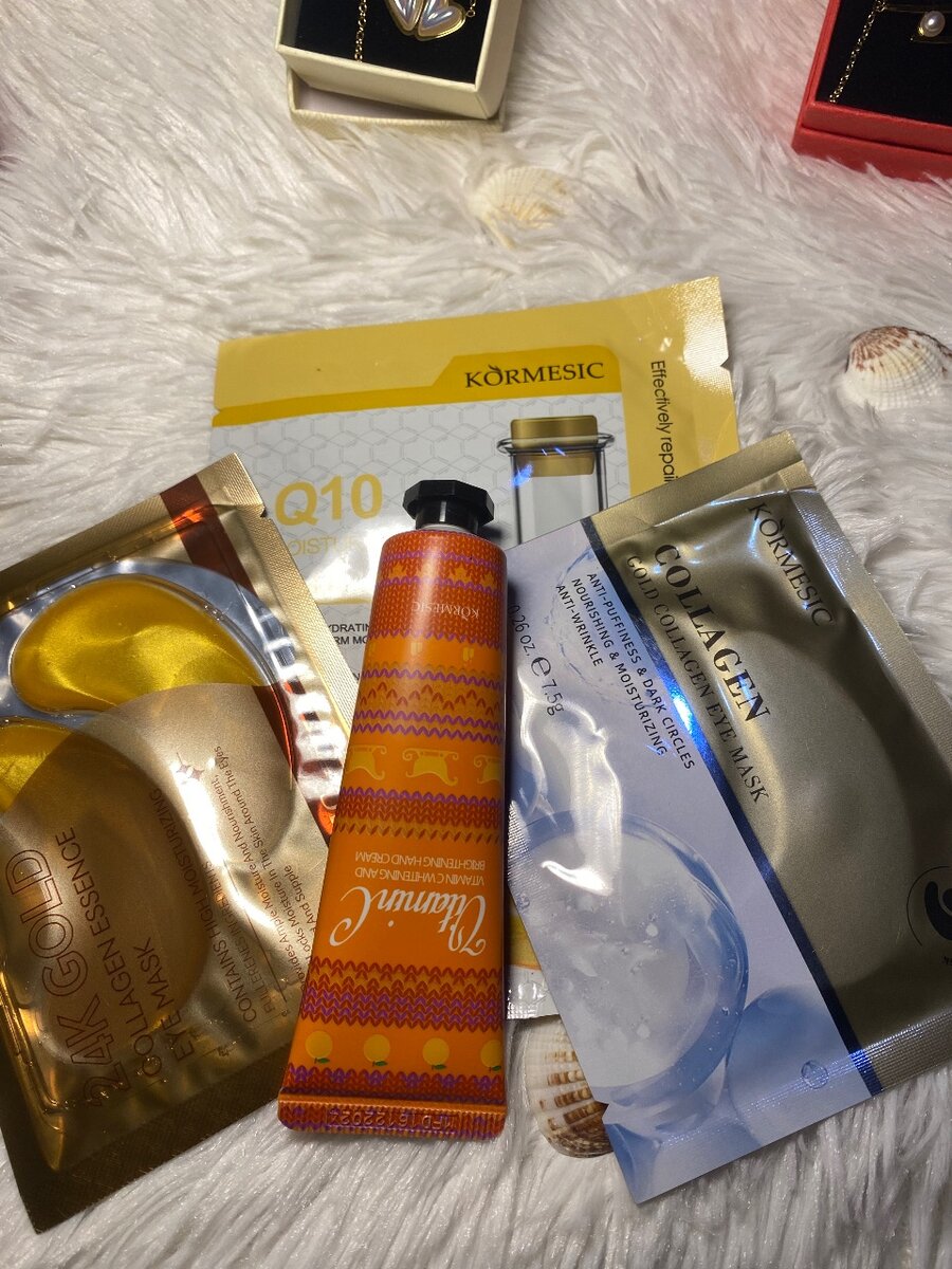 Tiny skincare kits