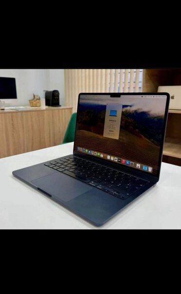 MACBOOK AIR M2