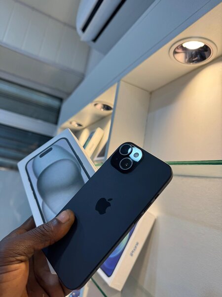 iPhone 15 simple 128GB