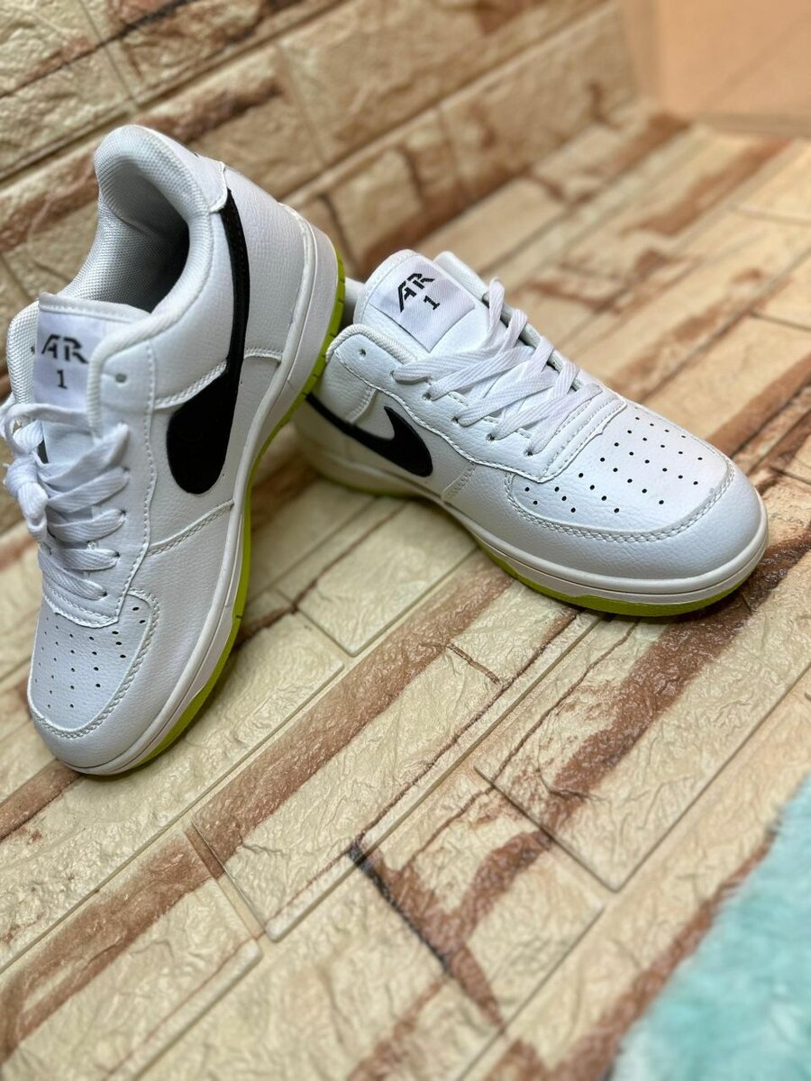 Baskets blanches sport homme