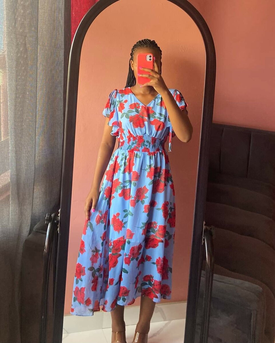 Dress Size S (UK 8/10)