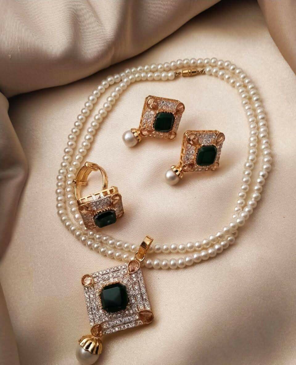 Ladies wedding set Necklace and earrings