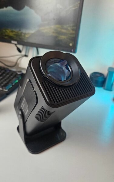 Smart 1080P Projector HY320