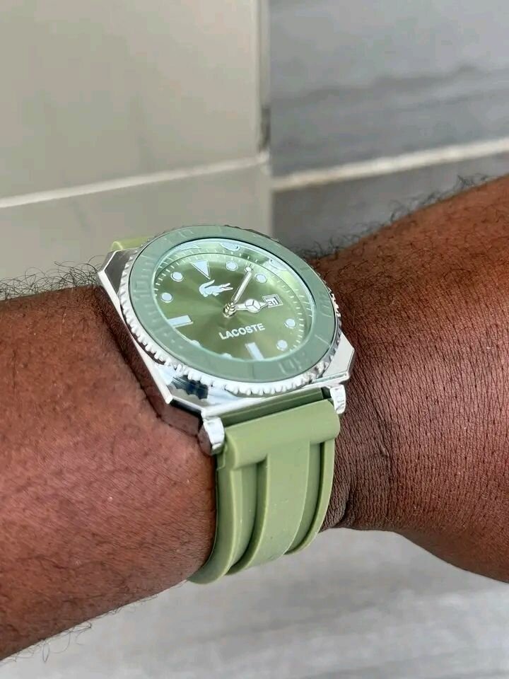 Montre Lacoste
