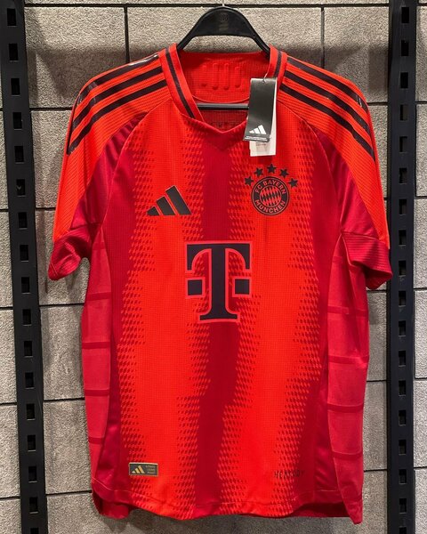 FC BAYERN MUNICH Home 24/25 Jersey