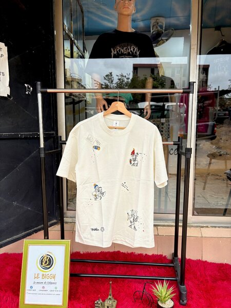 T-shirt avec imprimé artistique