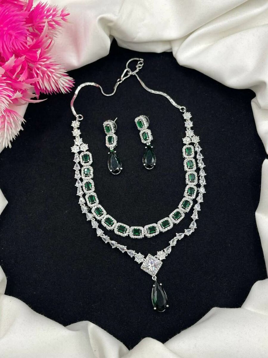 Ladies wedding set Necklace and earrings