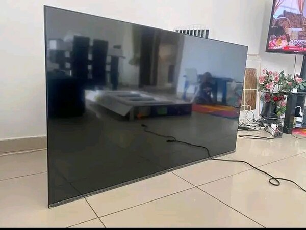 Téléviseur Smart TV UHD 4K 58"