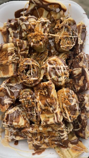 Crêpes roulées et gaufres