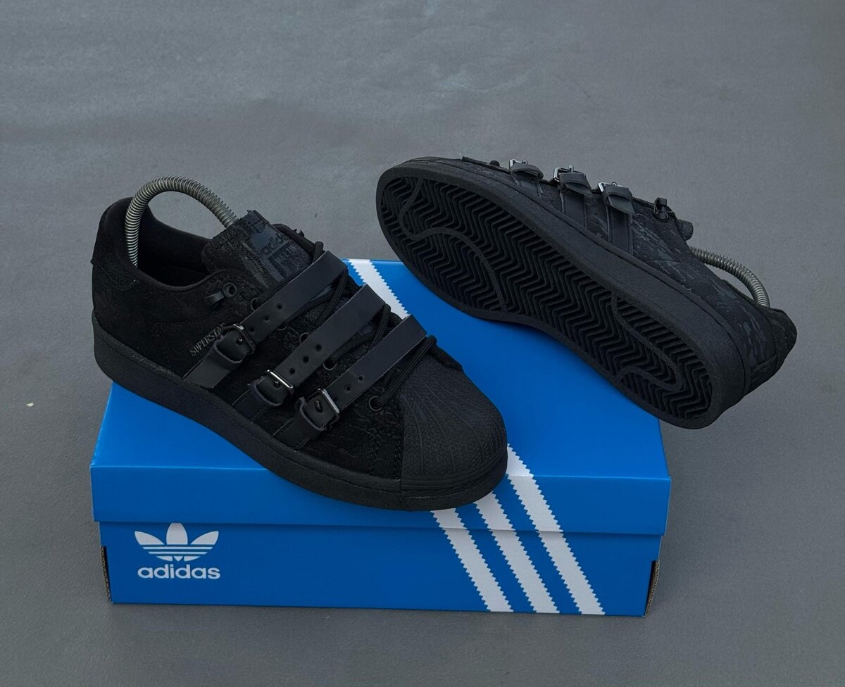 Baskets noires Adidas en daim