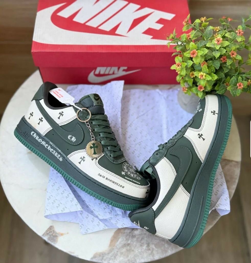 NIKE AIRFORCE CLASSIC