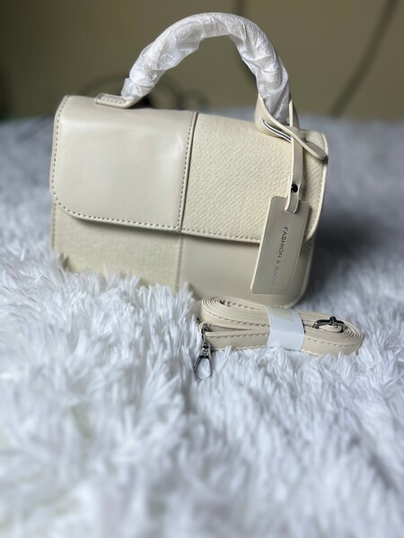 Sac à main élégant en cuir