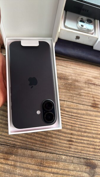 iPhone 16 simple 128Go propre