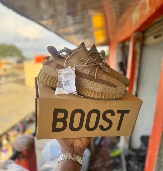 Baskets marron tendance Boost