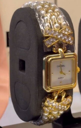 Изысканные часы