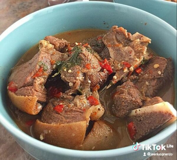 Soupe de porcs bien épicé