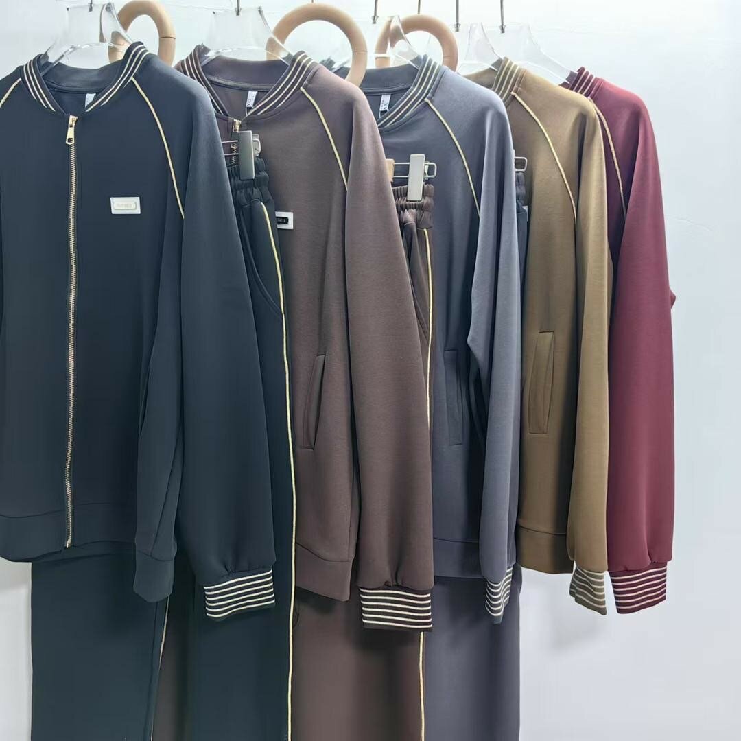 Спортивный костюм