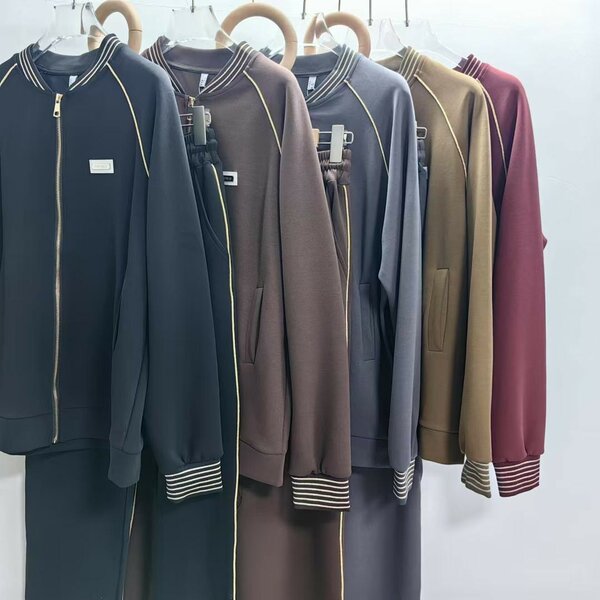 Спортивный костюм