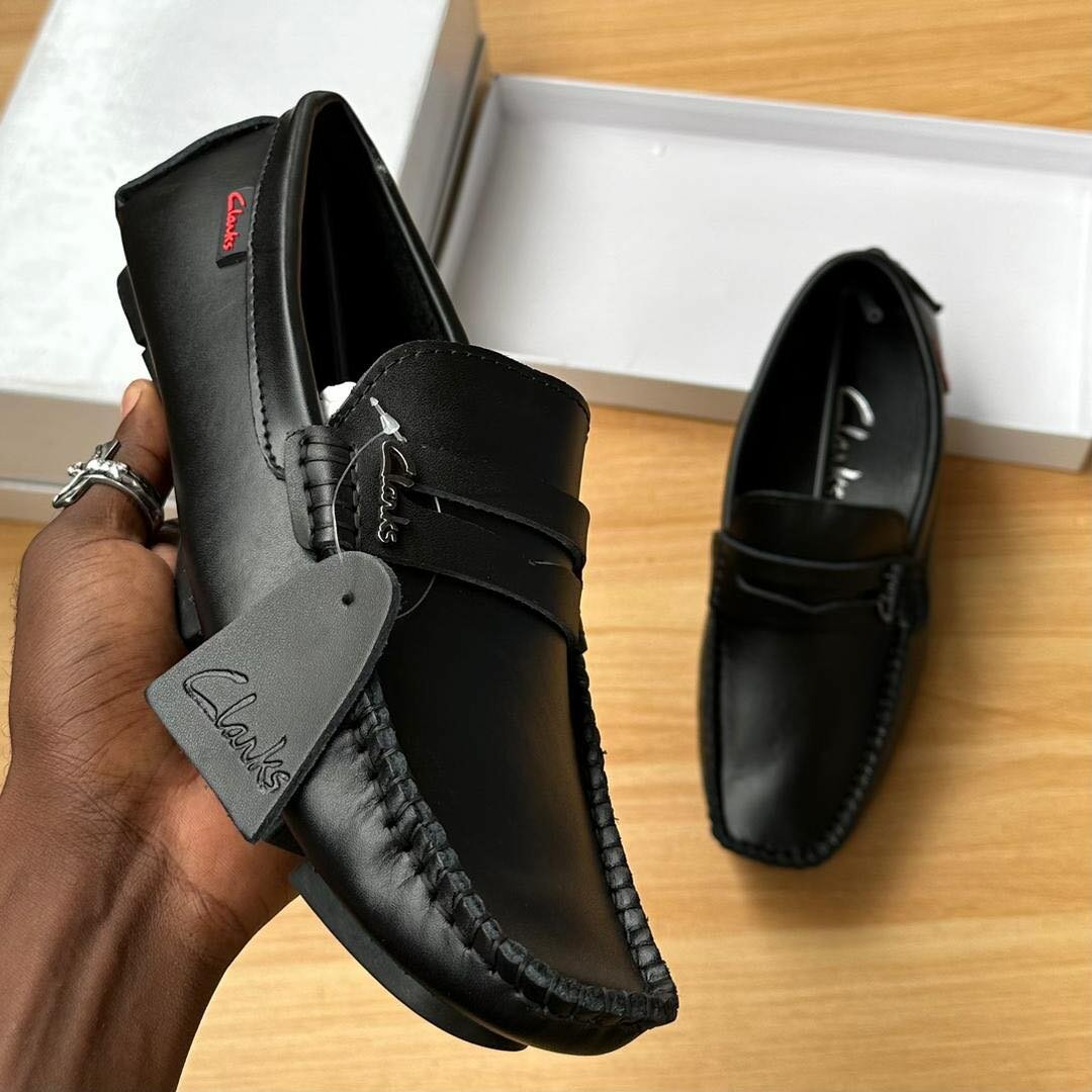 CLARKS LEATHER LOAFERS