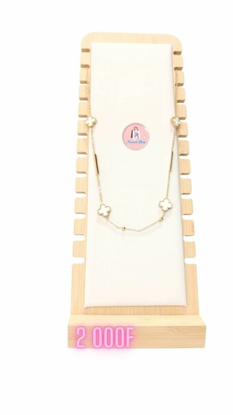 Collier élégant femme doré