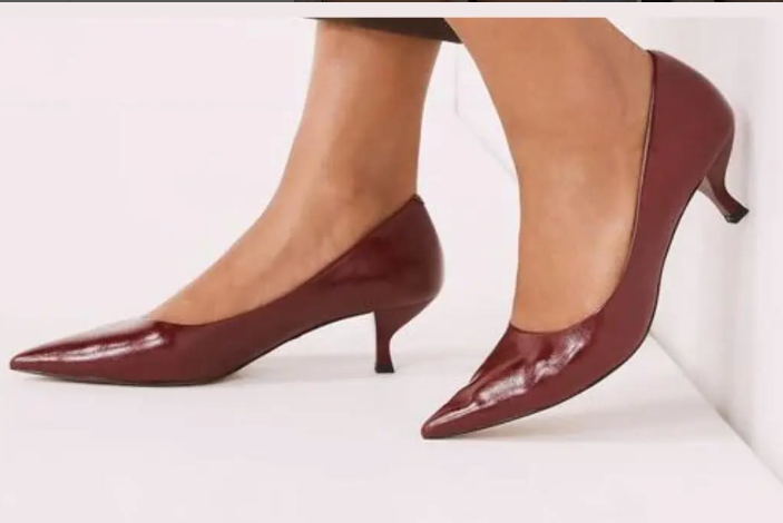 Burgundy 'shinny' Pointed Kitten Heel