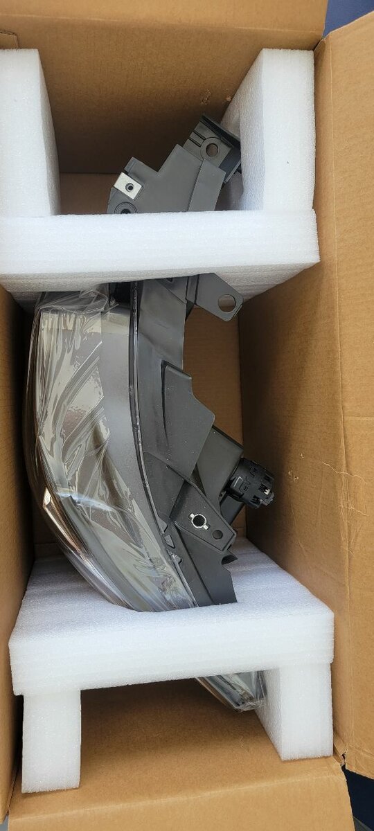 Phare AV Gauche CX 9