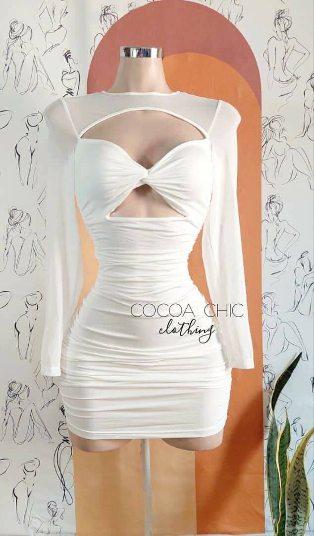 Robe moulante découpée chic