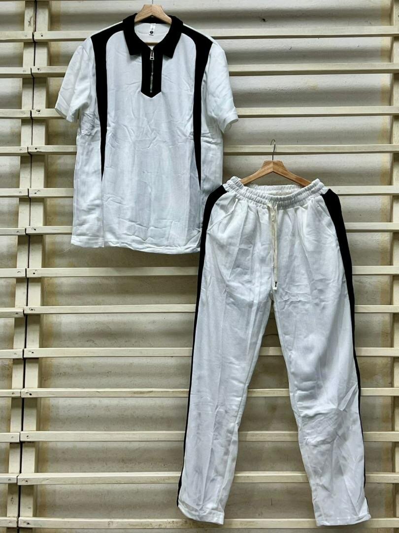 Tenue de sport blanche et noire