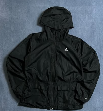 Nike ACG “Cinder Cone” Men’s Windproof Jacket size : M