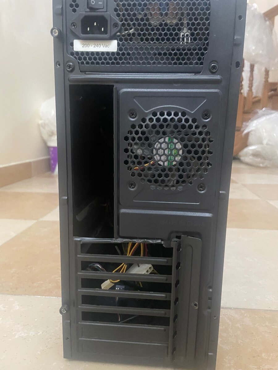 Продам корпус с кулерами и блоком питания