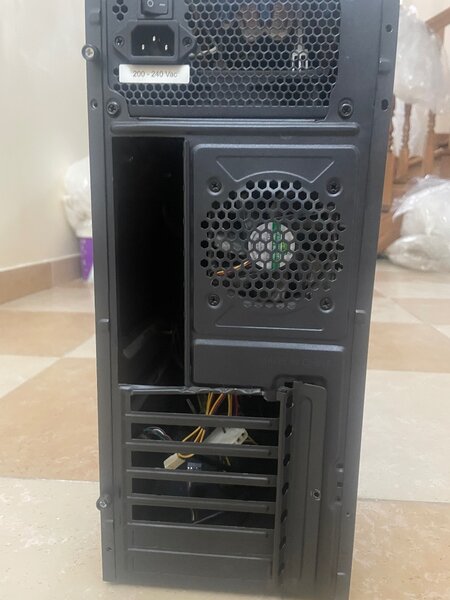 Продам корпус с кулерами и блоком питания