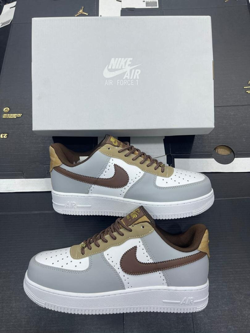 NIKE AIRFORCE CLASSIC