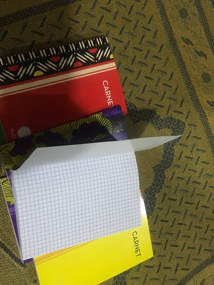 Carnet à motifs colorés