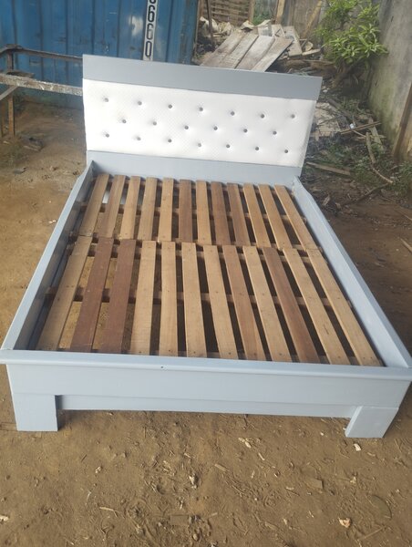 Lit 2 place disponible bois rouge massif