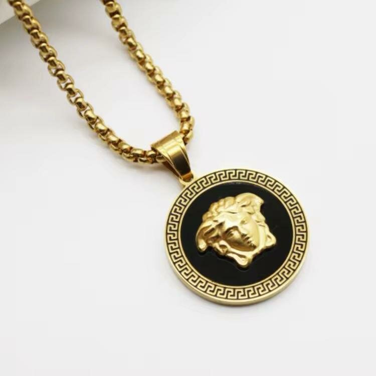 Collier Pendentif Méduse