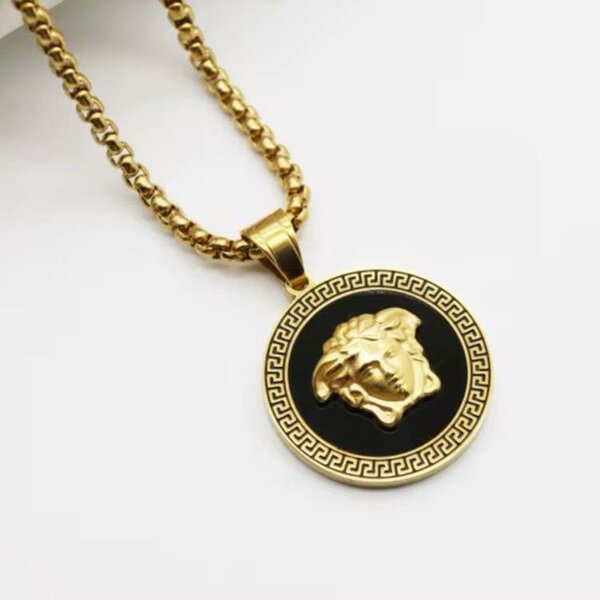 Collier Pendentif Méduse