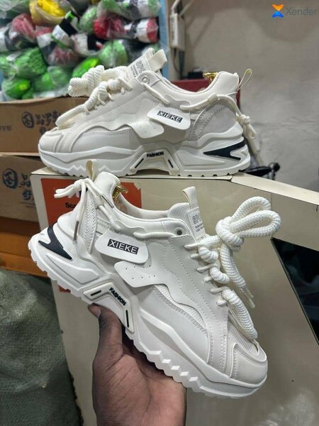 Baskets tendance blanches