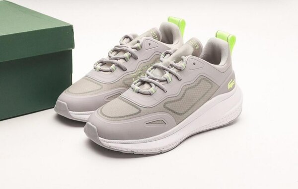 Paire de basket Lacoste