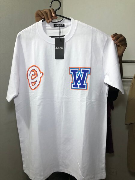 T-shirt style graphique