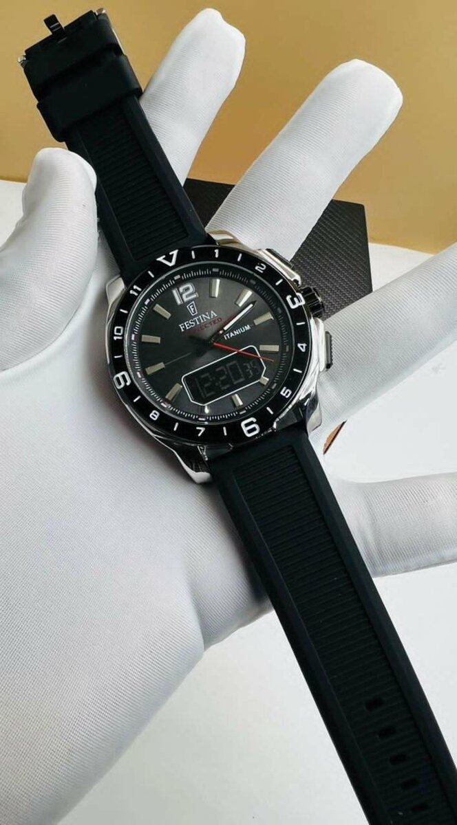 Montre numérique Festina sportive