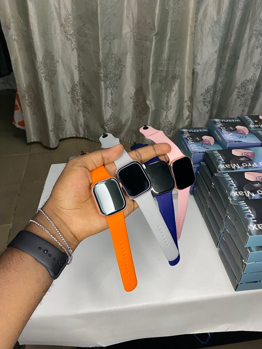 Montre Connectée Multi-Couleurs