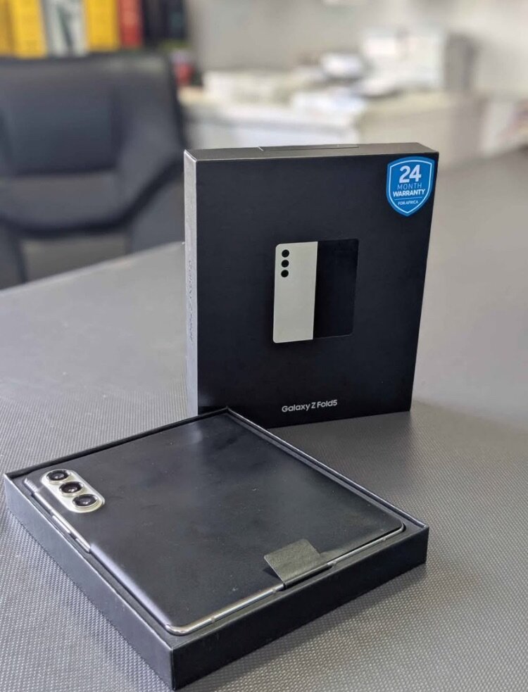 Samsung Galaxy zfold 5G 256GB